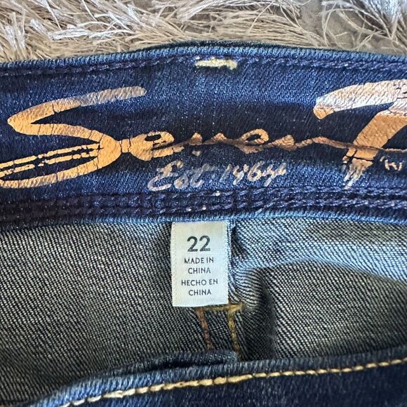 Seven7 Women's Plus Size 22 Dark Wash Denim Boot cut Mid Rise Jean - Picture 6 of 12